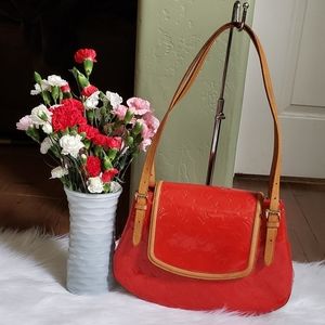 🦋🎊FLASH SALE🎊🦋LOUIS VUITTON RED VERNIS